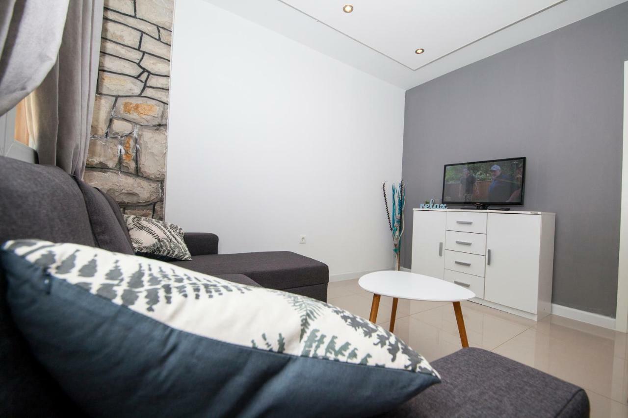 Apartments And Mobile Homes Makarska Ngoại thất bức ảnh