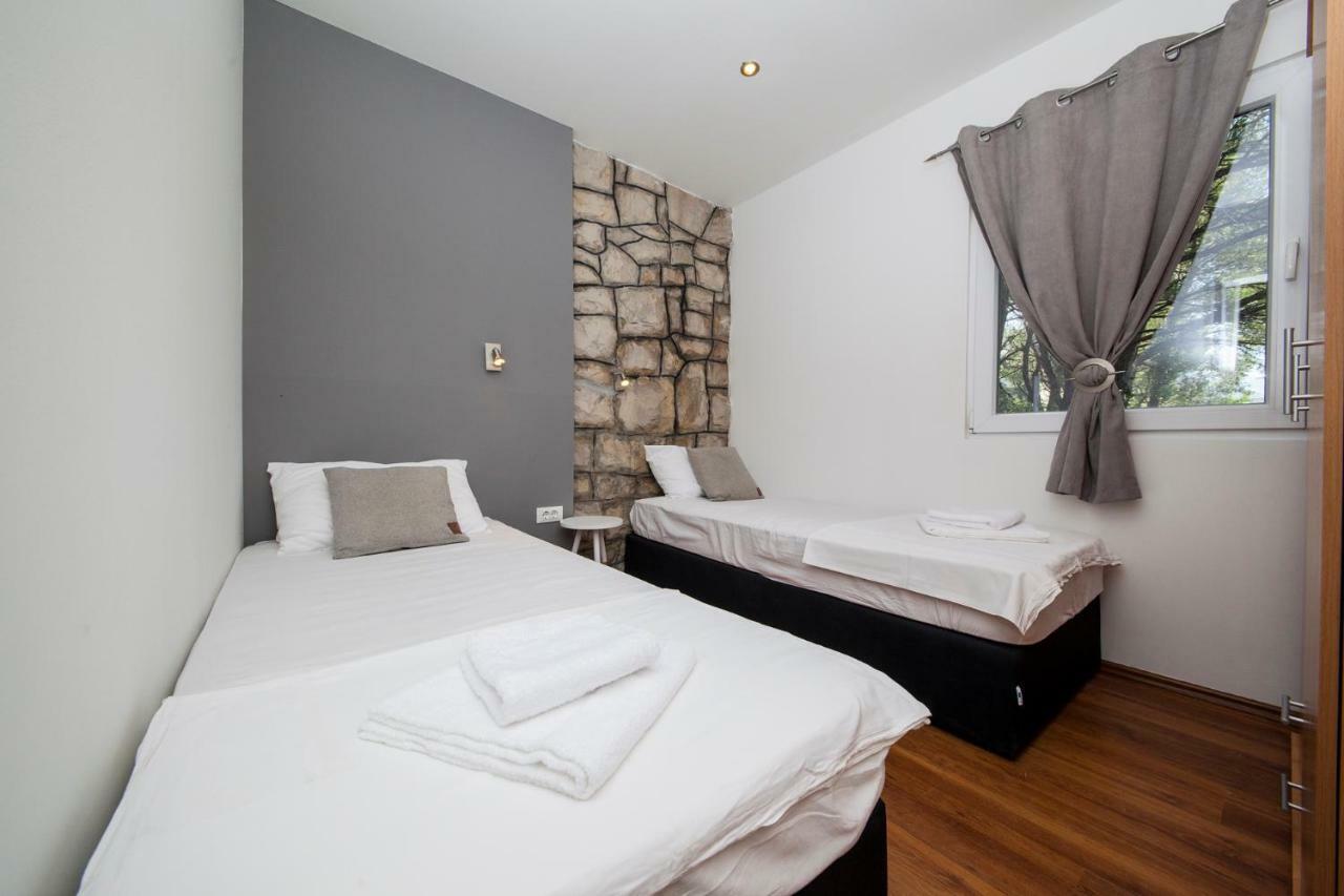 Apartments And Mobile Homes Makarska Ngoại thất bức ảnh