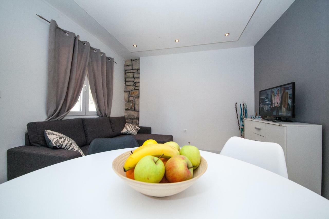 Apartments And Mobile Homes Makarska Ngoại thất bức ảnh